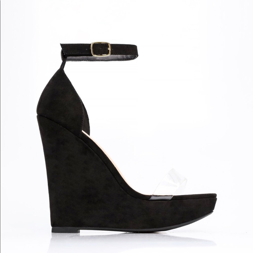 Size 8 women Black Wedge